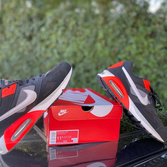 Nike Air Max IVO Black and Red Sneakers - Picture 1 of 9